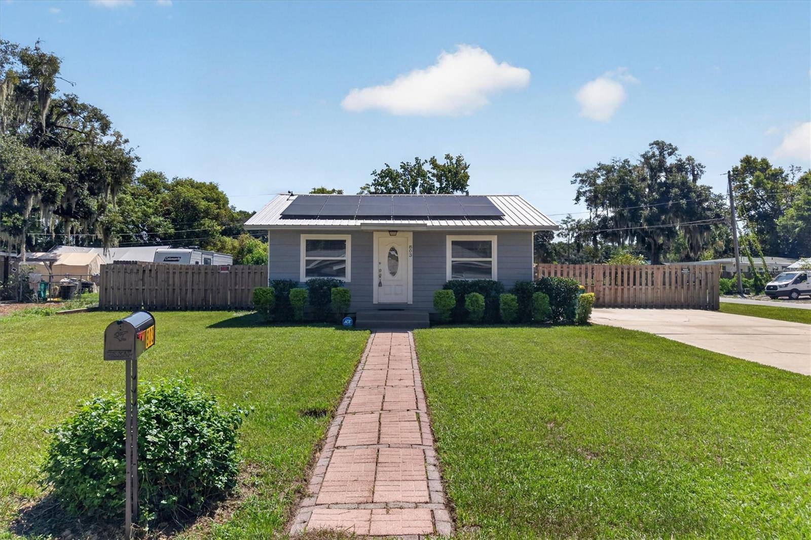 803 KING ST, Eustis, FL 32726
