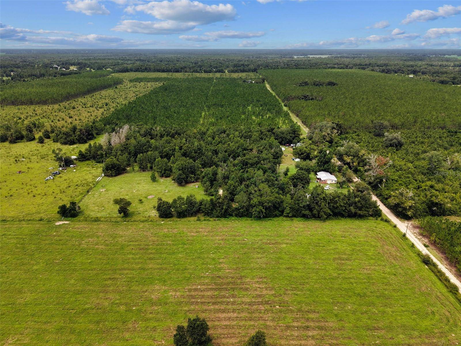 15518 192ND ST, O'brien, FL 32071