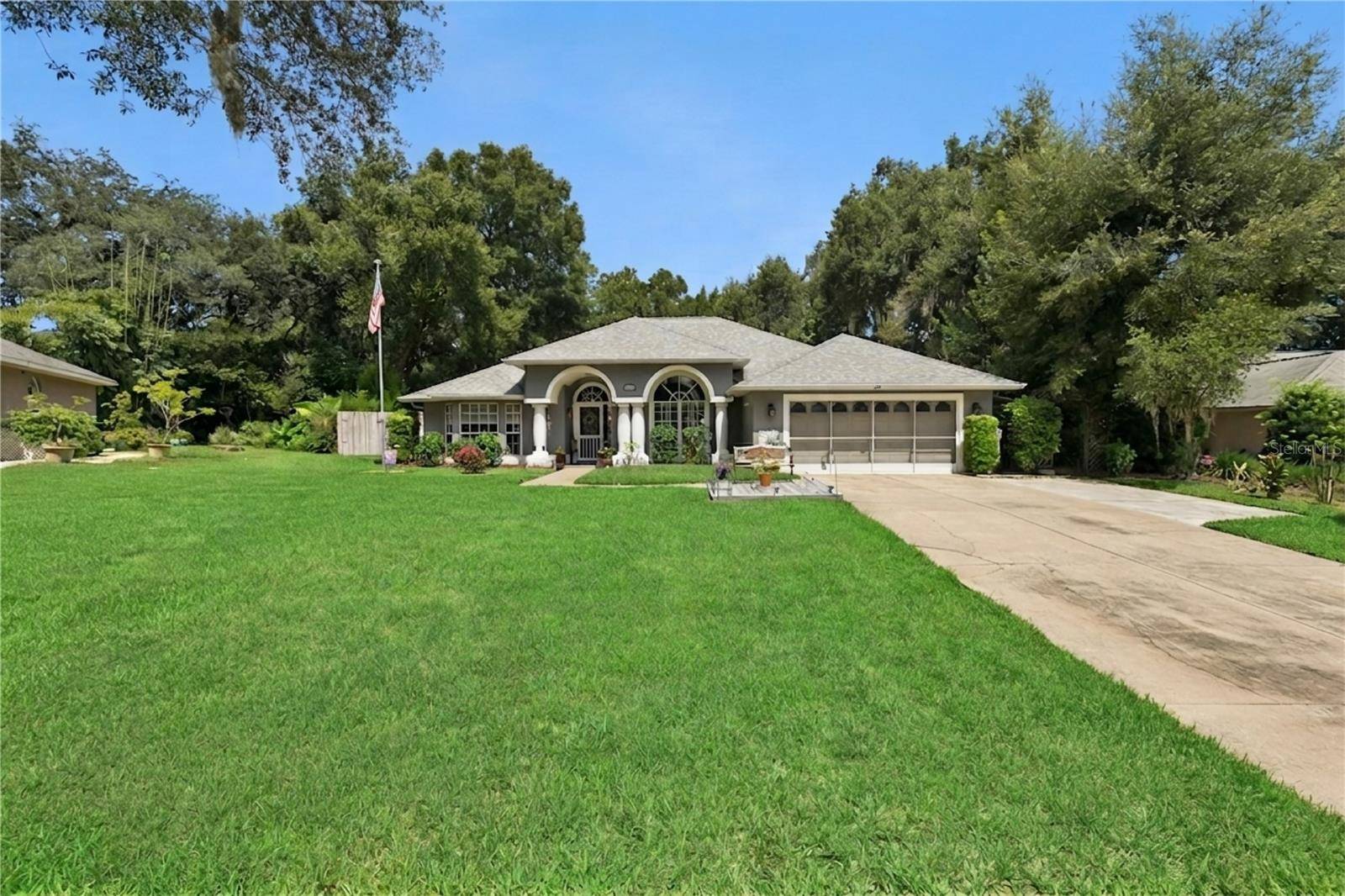 33440 LAKE BEND CIR, Leesburg, FL 34788