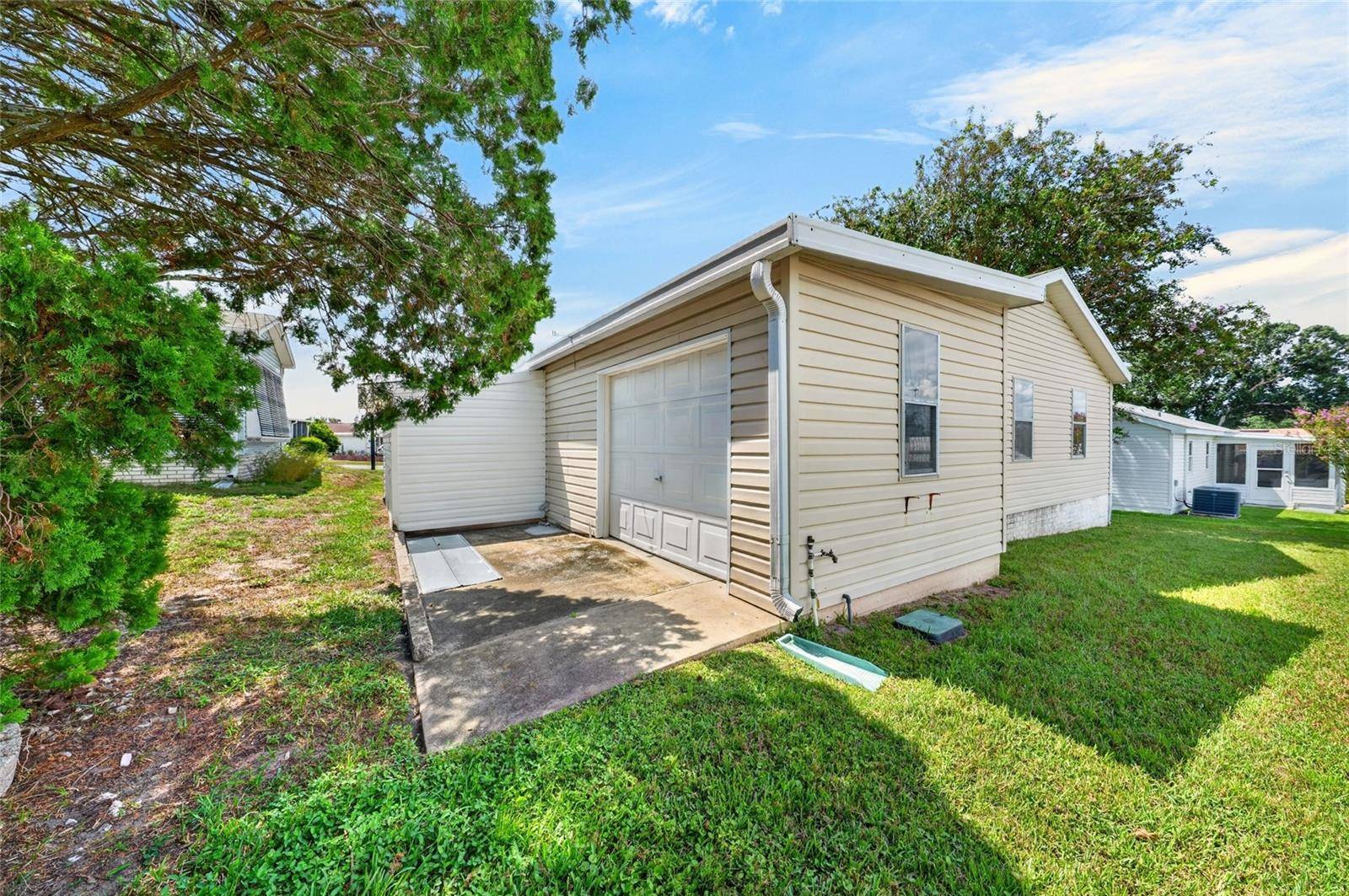 1207 PALMETTO DR, The Villages, FL 32159