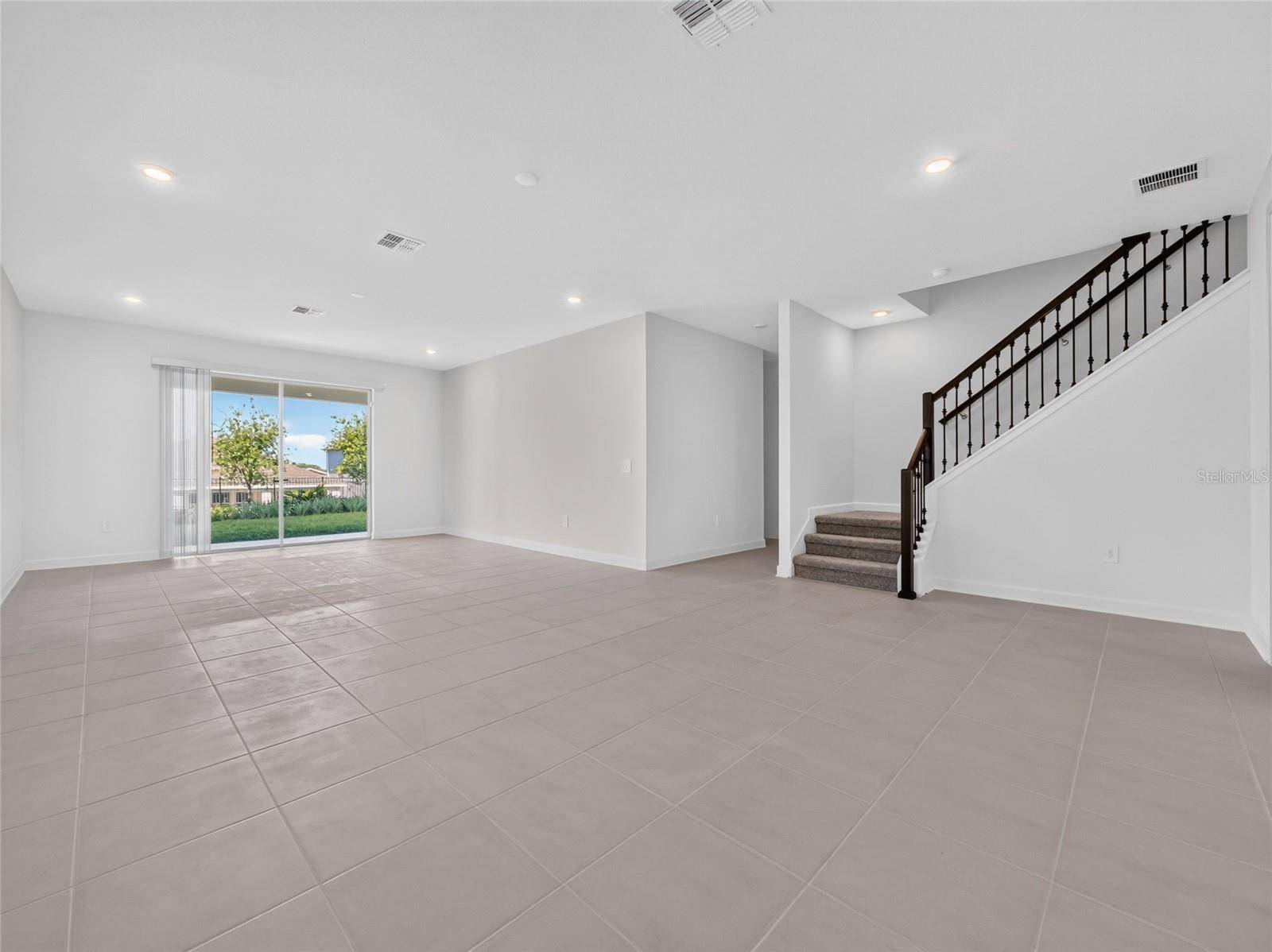 1283 DORA PARC LN, Mount Dora, FL 32757