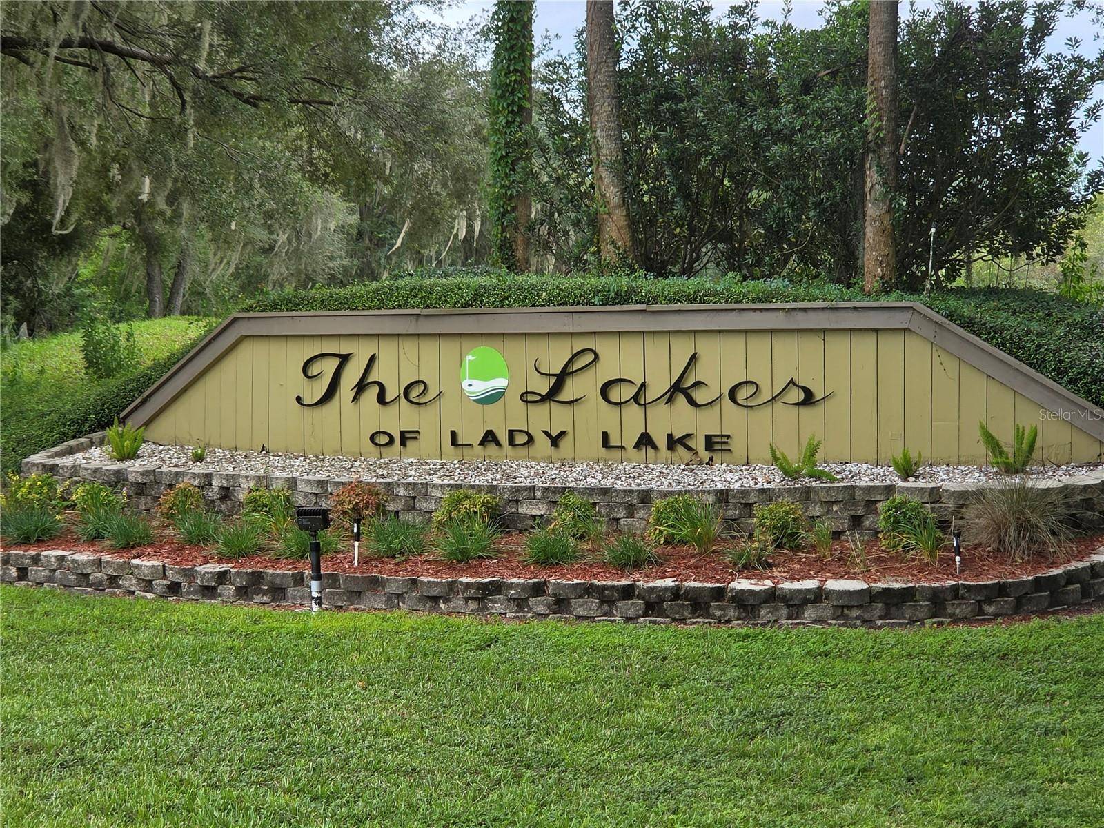 517 DOWLING CIR, Lady Lake, FL 32159