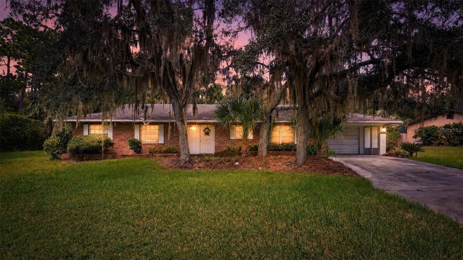 16529 ORANGE AVE, Umatilla, FL 32784