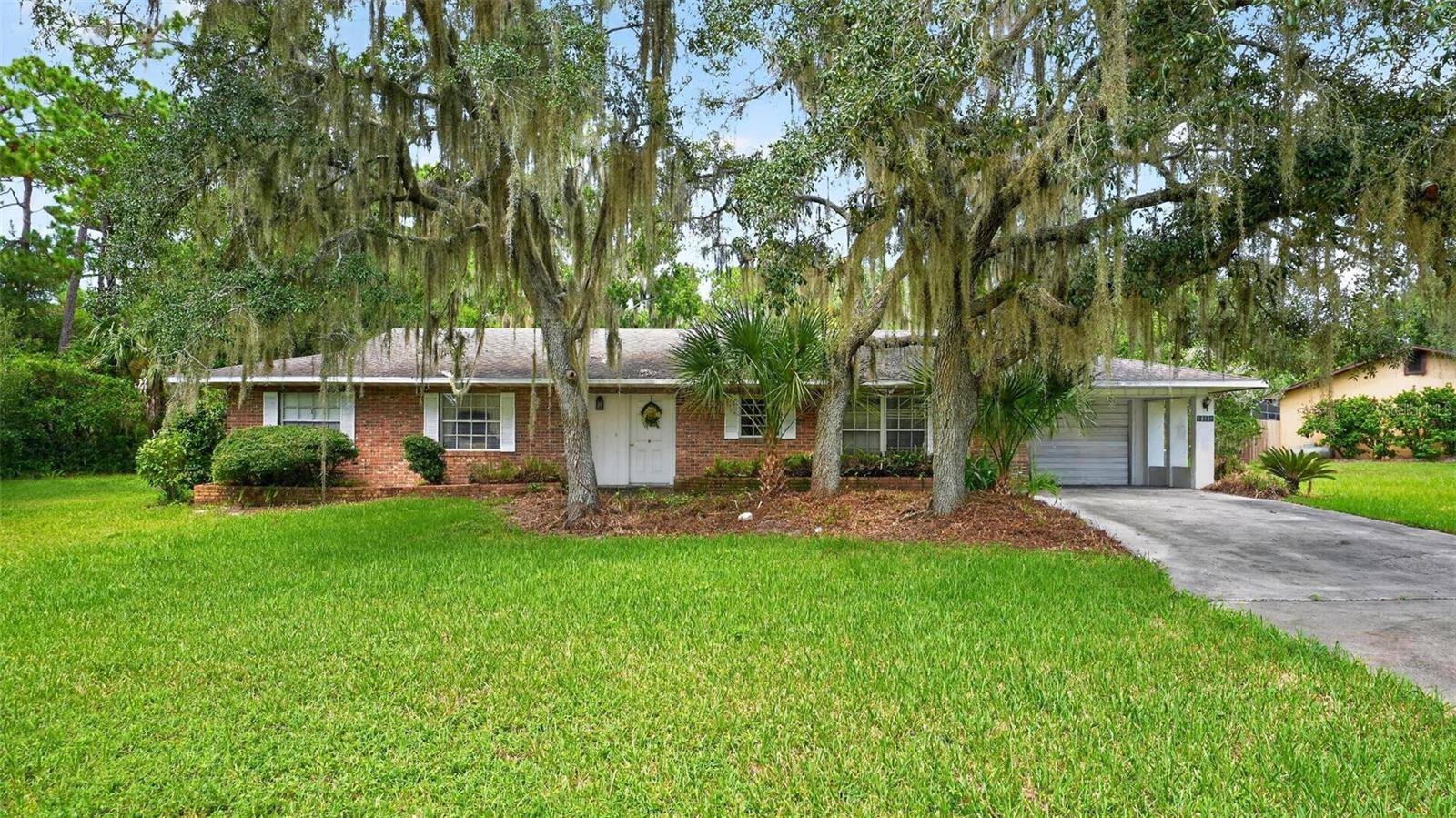 16529 ORANGE AVE, Umatilla, FL 32784