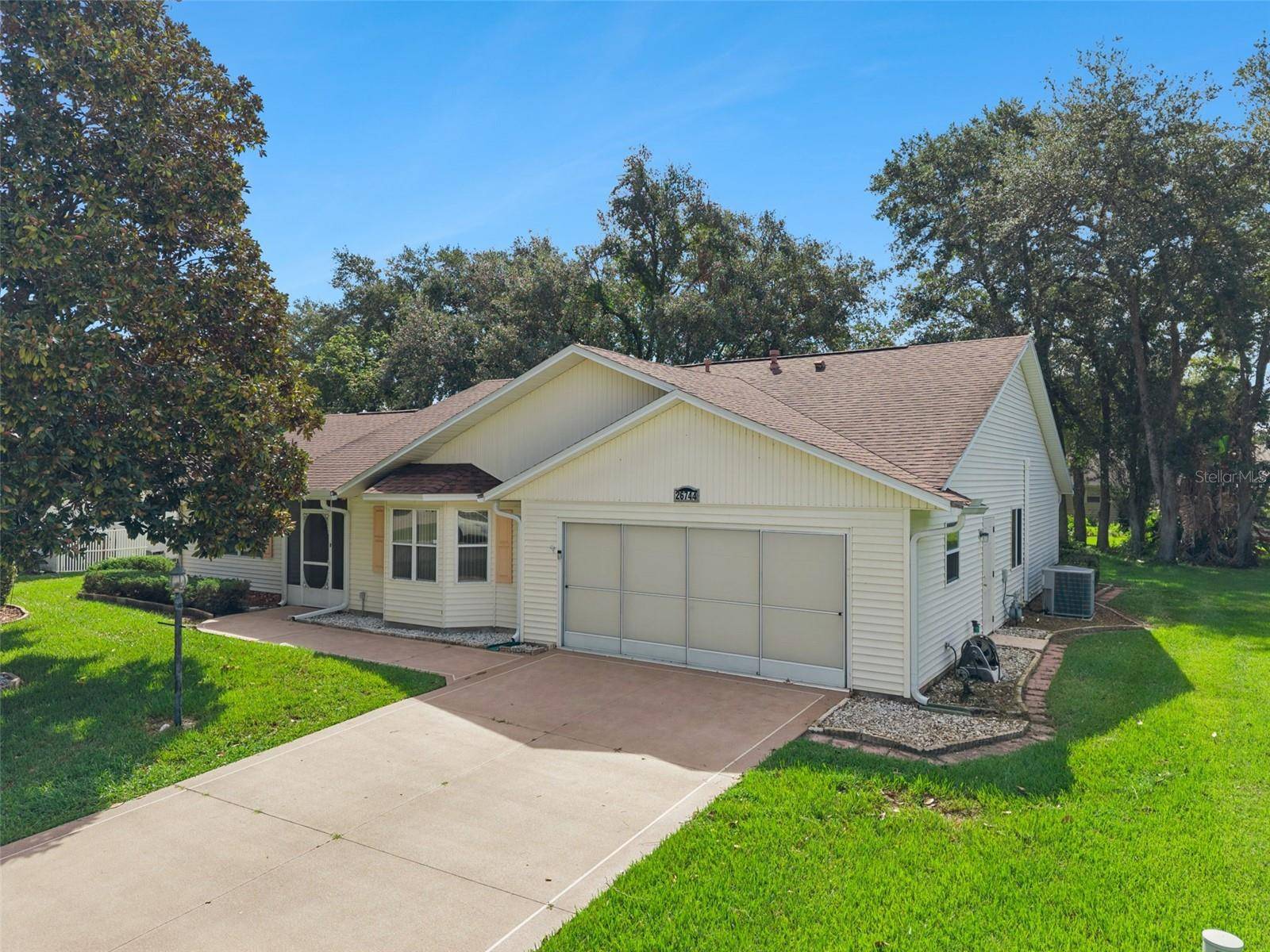 26744 RACQUET CIR, Leesburg, FL 34748