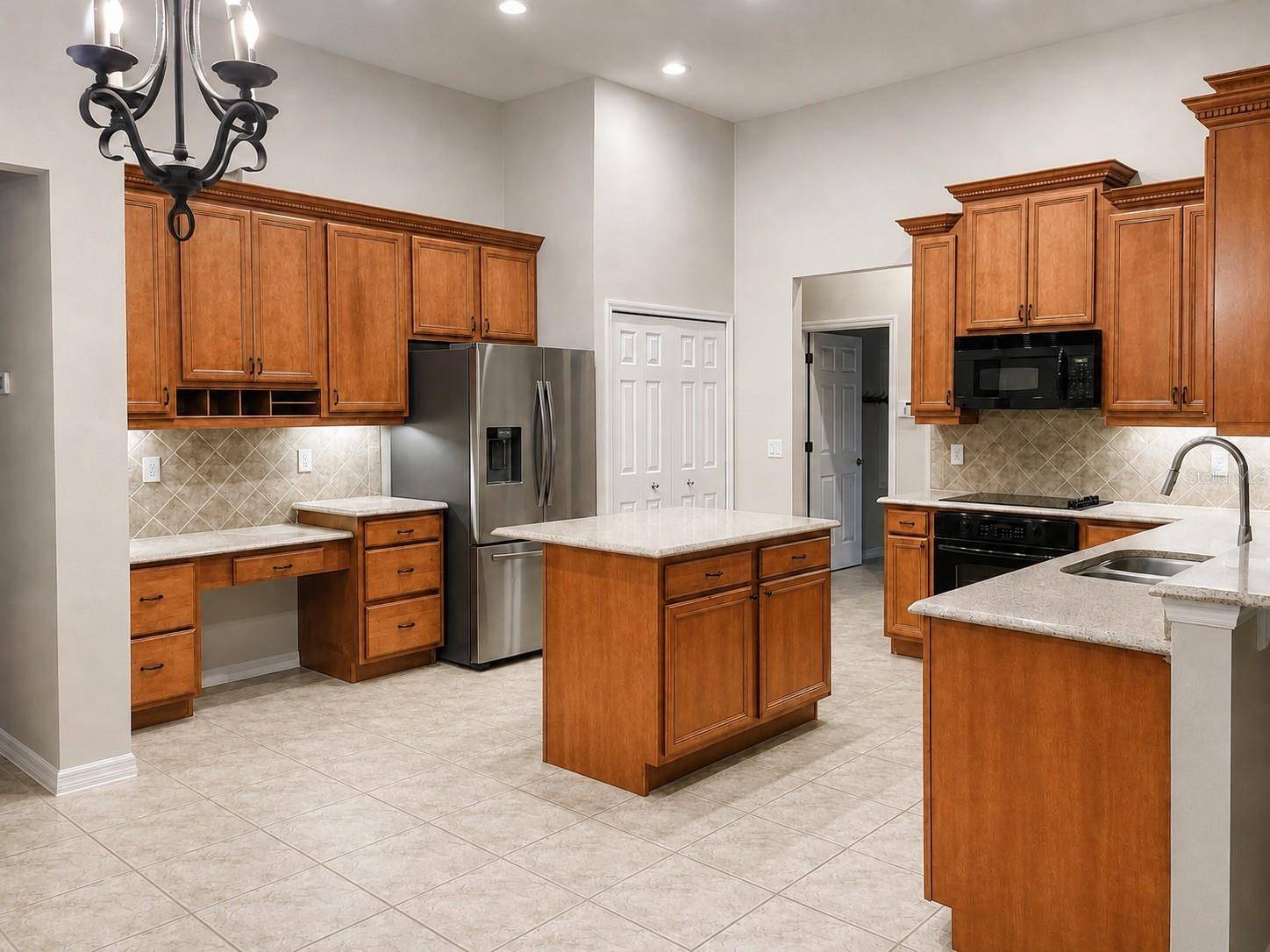105 E BLUE WATER EDGE DR, Eustis, FL 32736