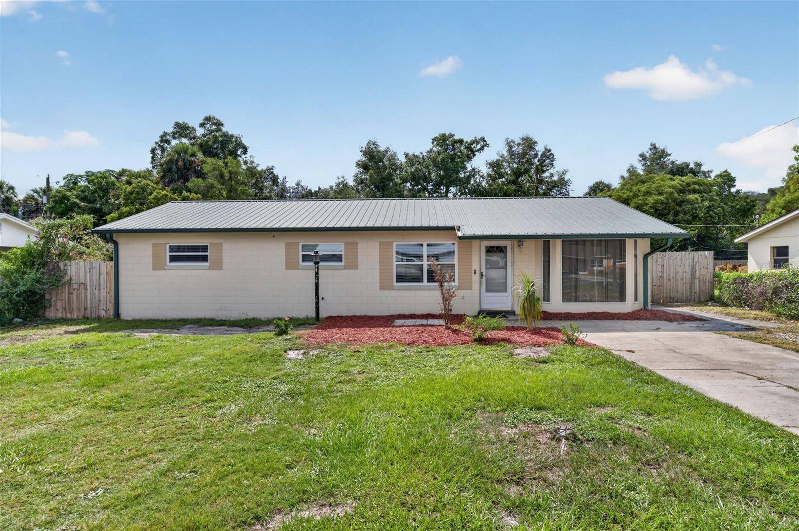 619 WISTERIA AVE, Umatilla, FL 32784