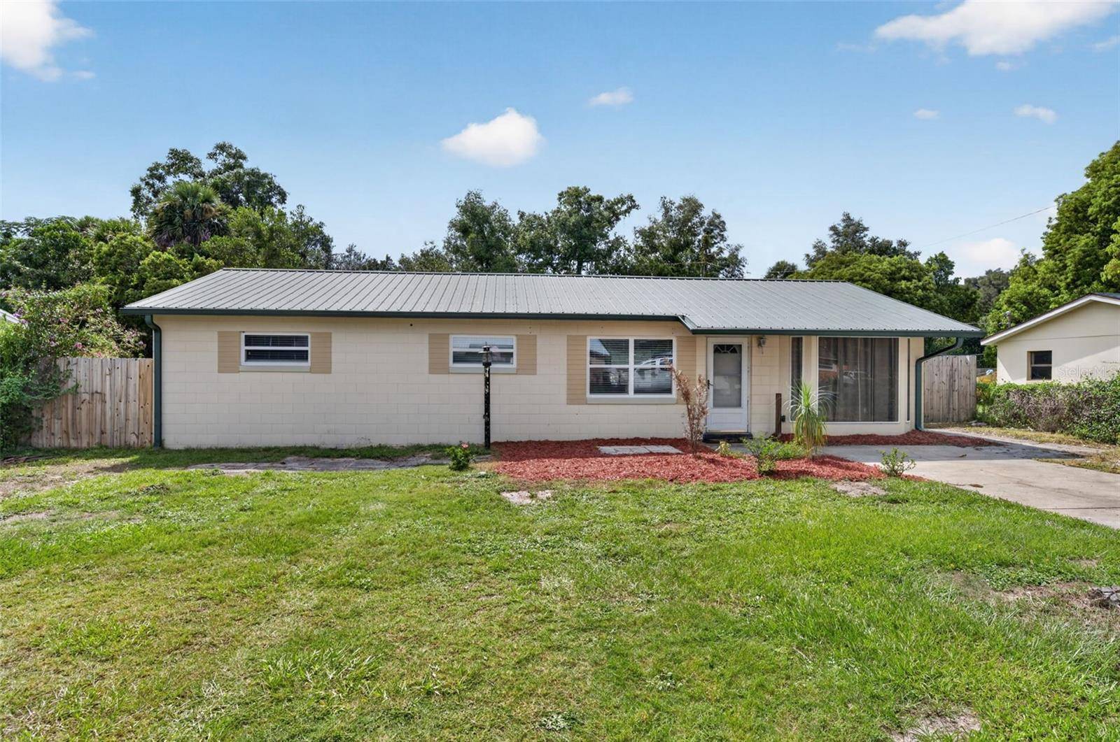 619 WISTERIA AVE, Umatilla, FL 32784