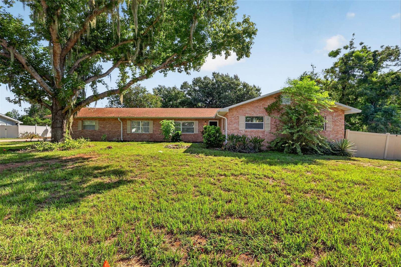 5 HERMOSA DR, Eustis, FL 32726