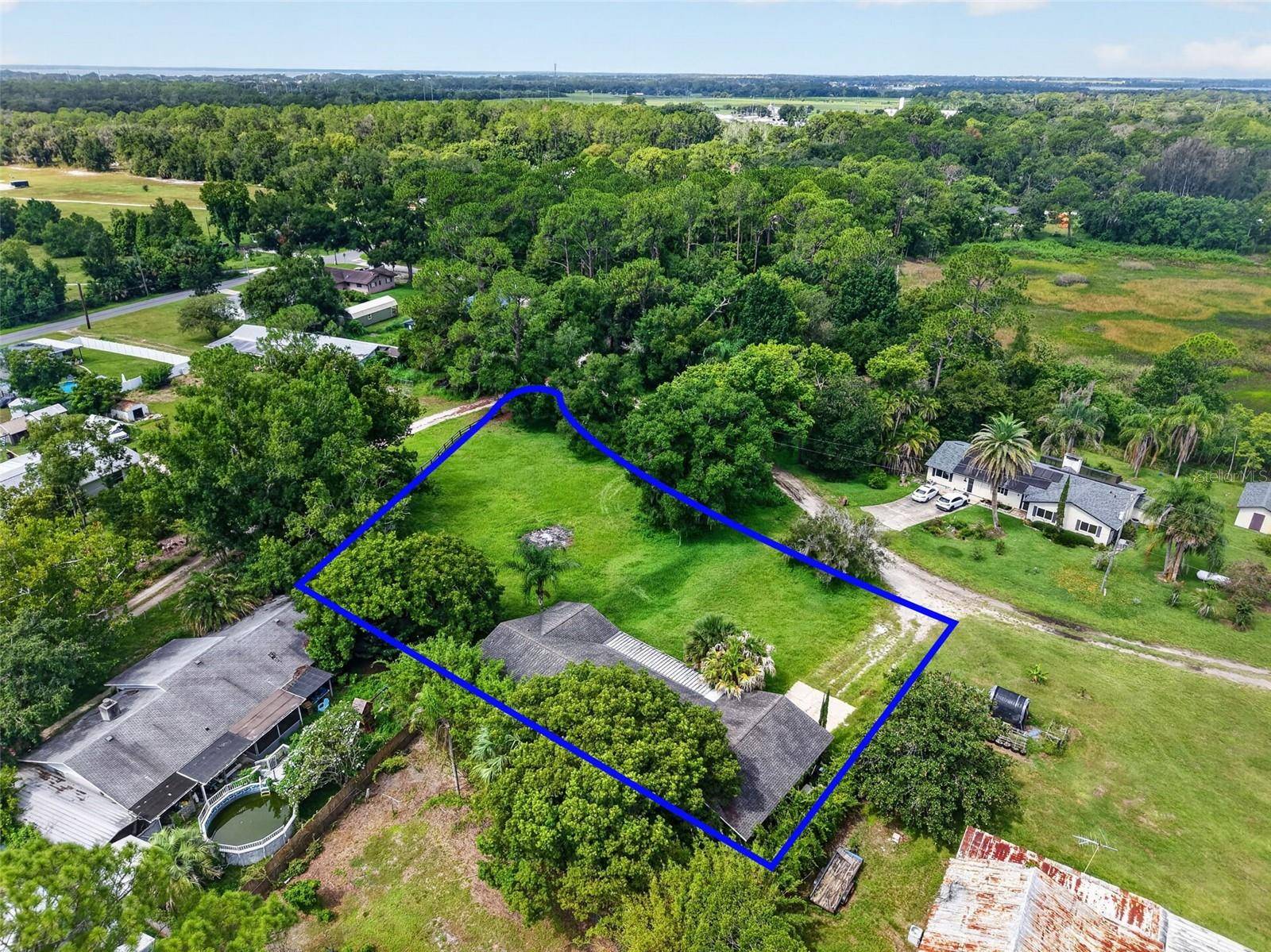 37320 BEACH DR, Umatilla, FL 32784