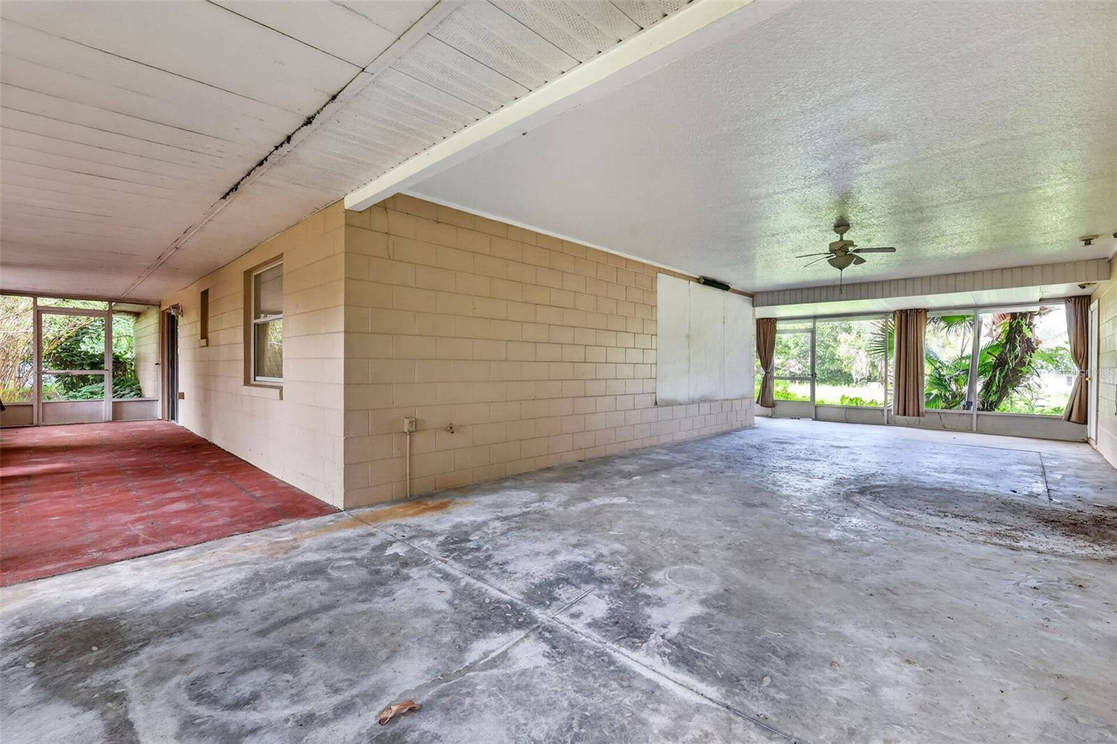 37320 BEACH DR, Umatilla, FL 32784