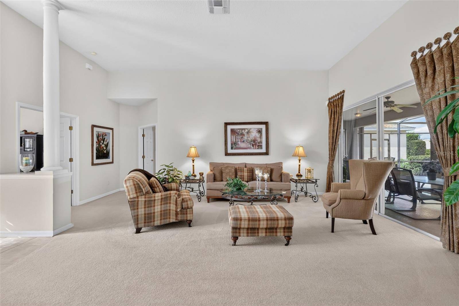 9085 LAUREL RIDGE DR, Mount Dora, FL 32757