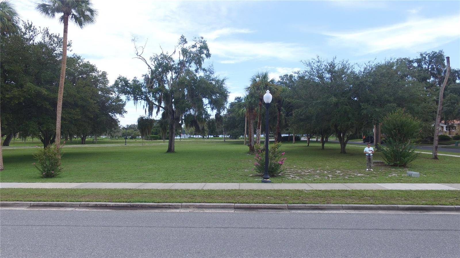 815 S 9TH ST, Leesburg, FL 34748