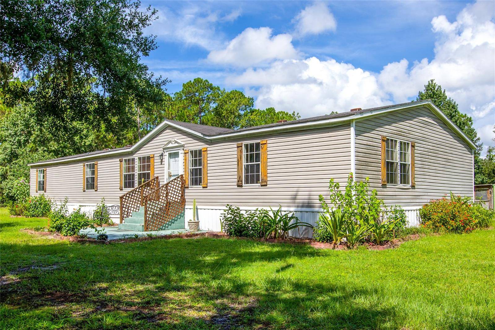 104 EVERETT ST, Palatka, FL 32177