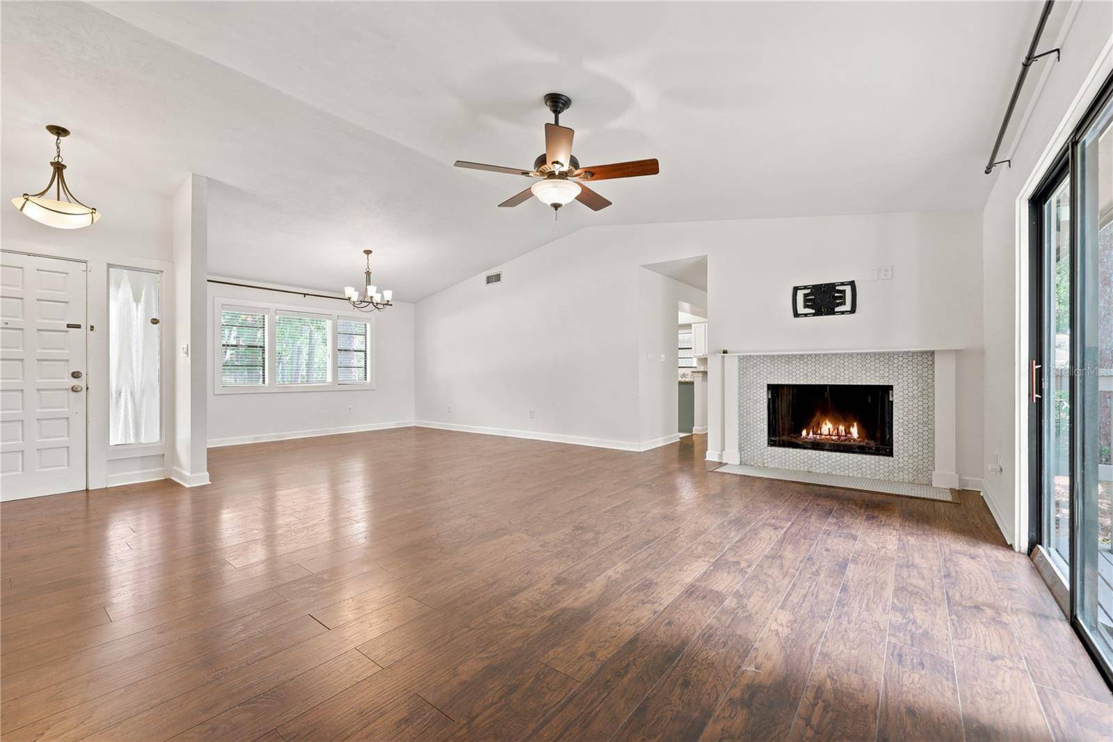 9520 NW 6TH PL, Gainesville, FL 32607