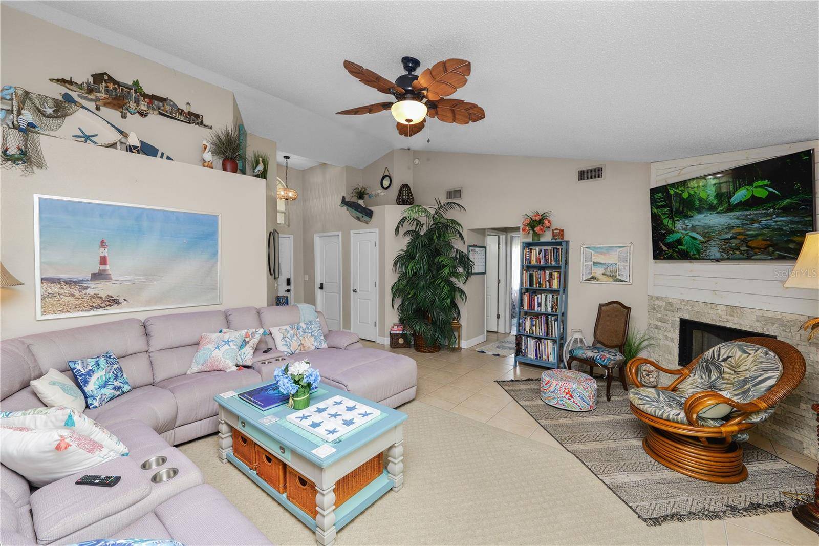6201 VINTAGE DR, Lakeland, FL 33809