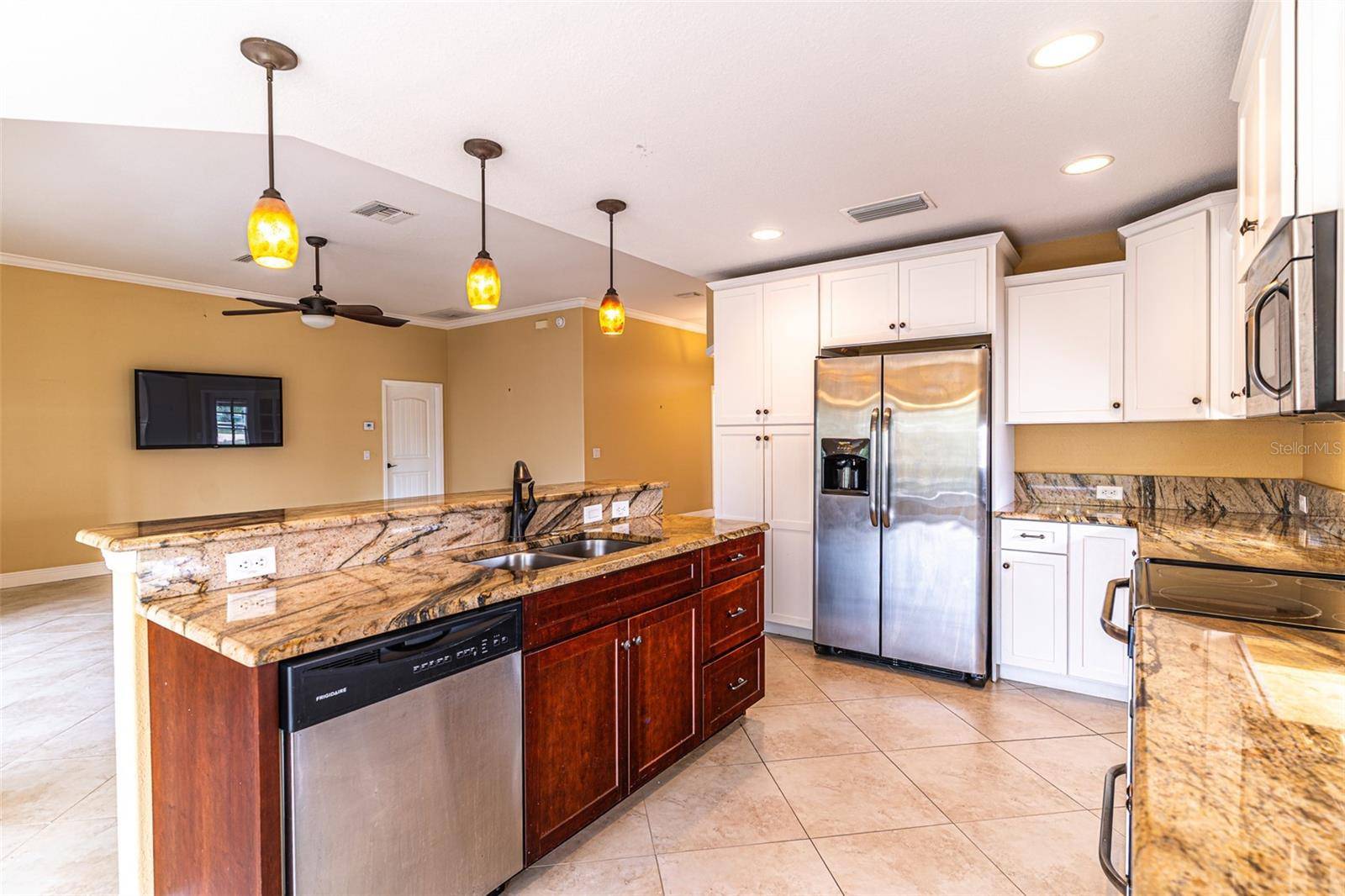 3715 SEBRING Pkwy, Sebring, FL 33870