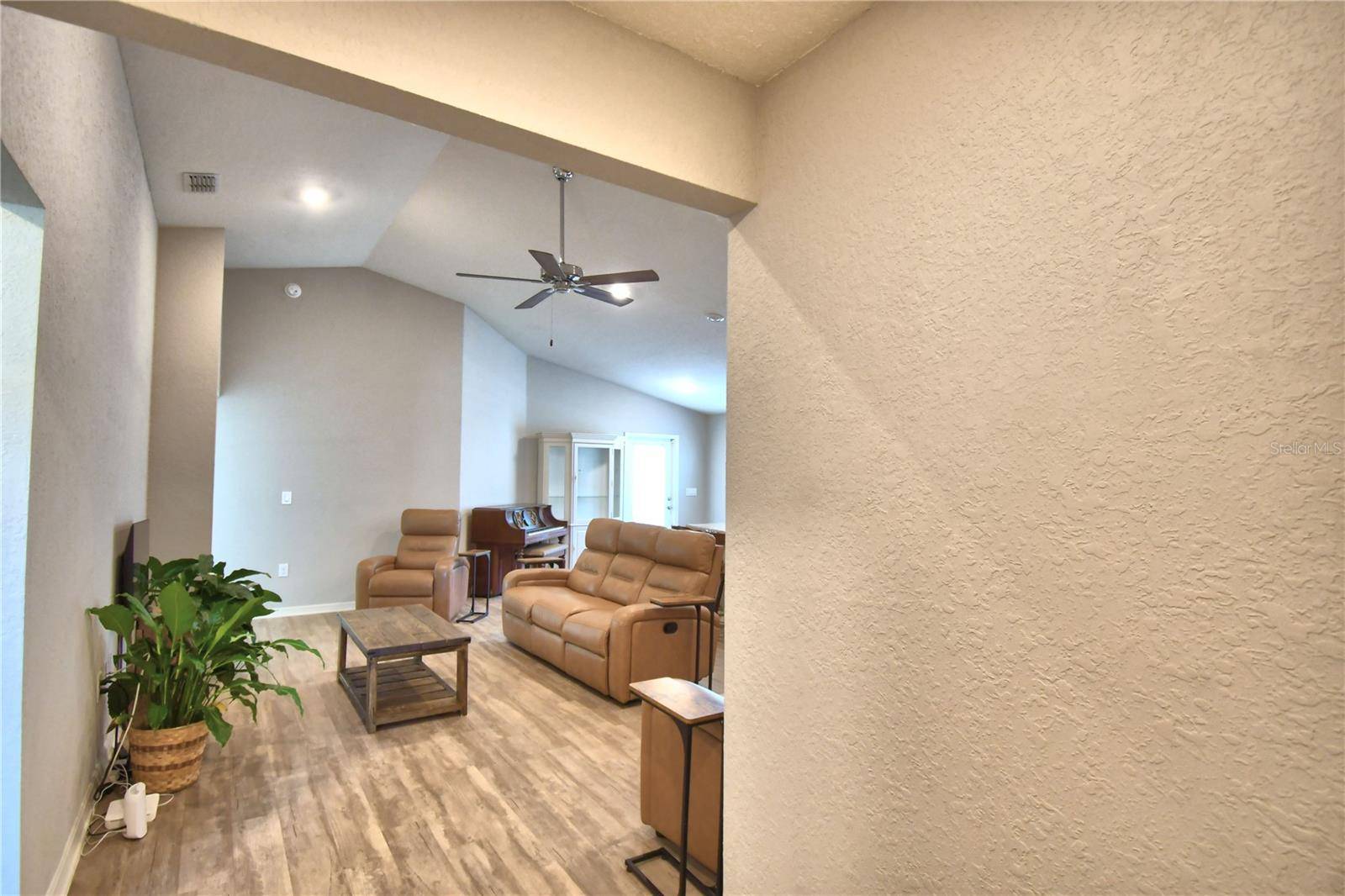 1390 MEZZAVALLE WAY, Auburndale, FL 33823