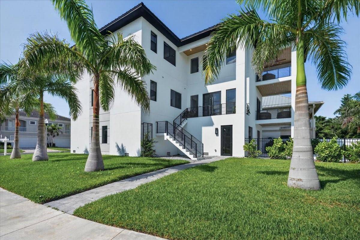 116 WIMBLEDON CT, Redington Shores, FL 33708