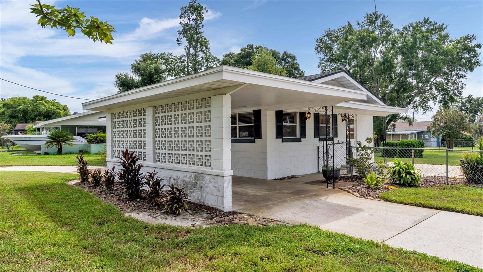 1668 ROSELAWN ST SW, Winter Haven, FL 33880