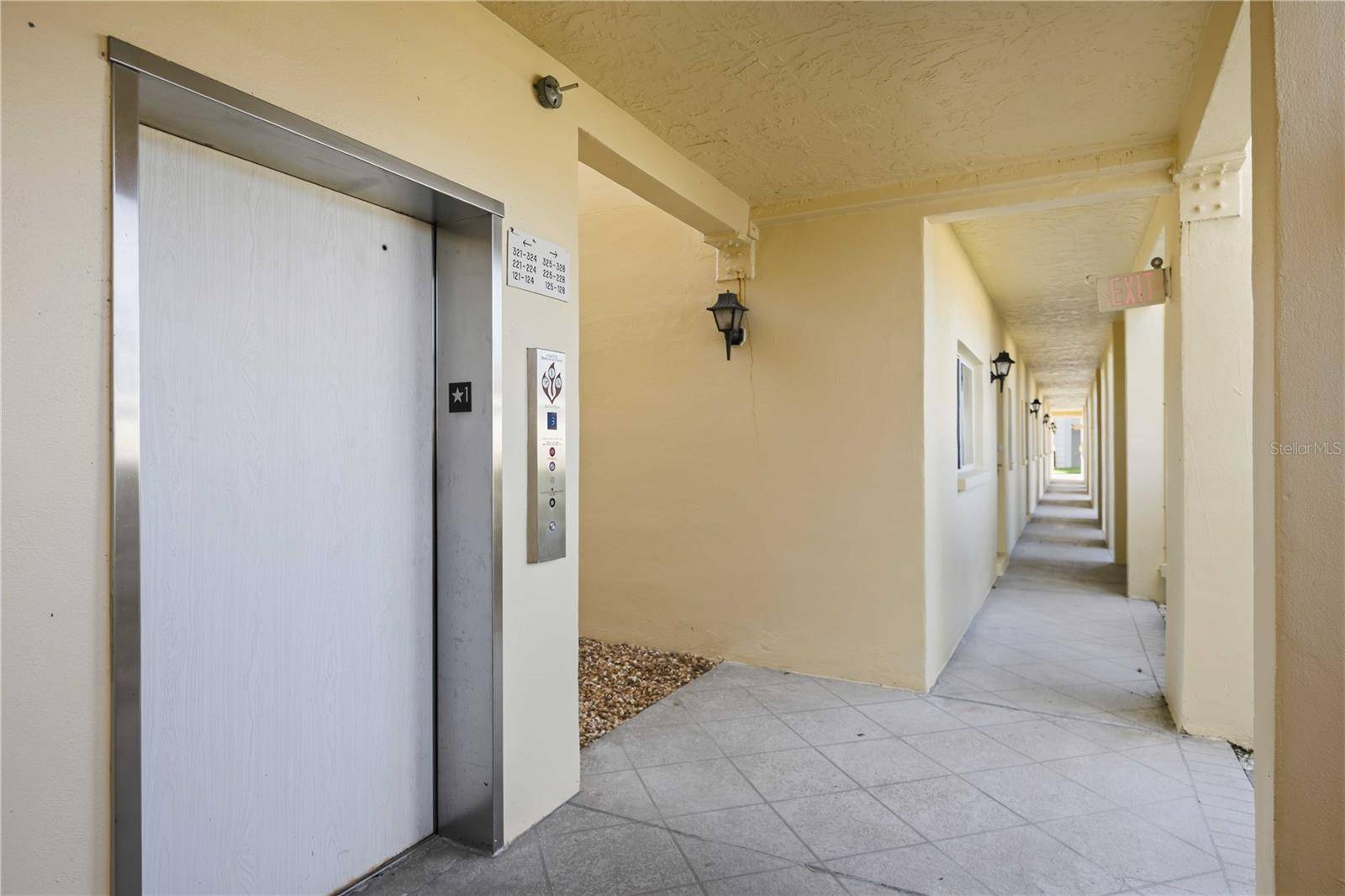 406 CERROMAR CIR N #328, Venice, FL 34293