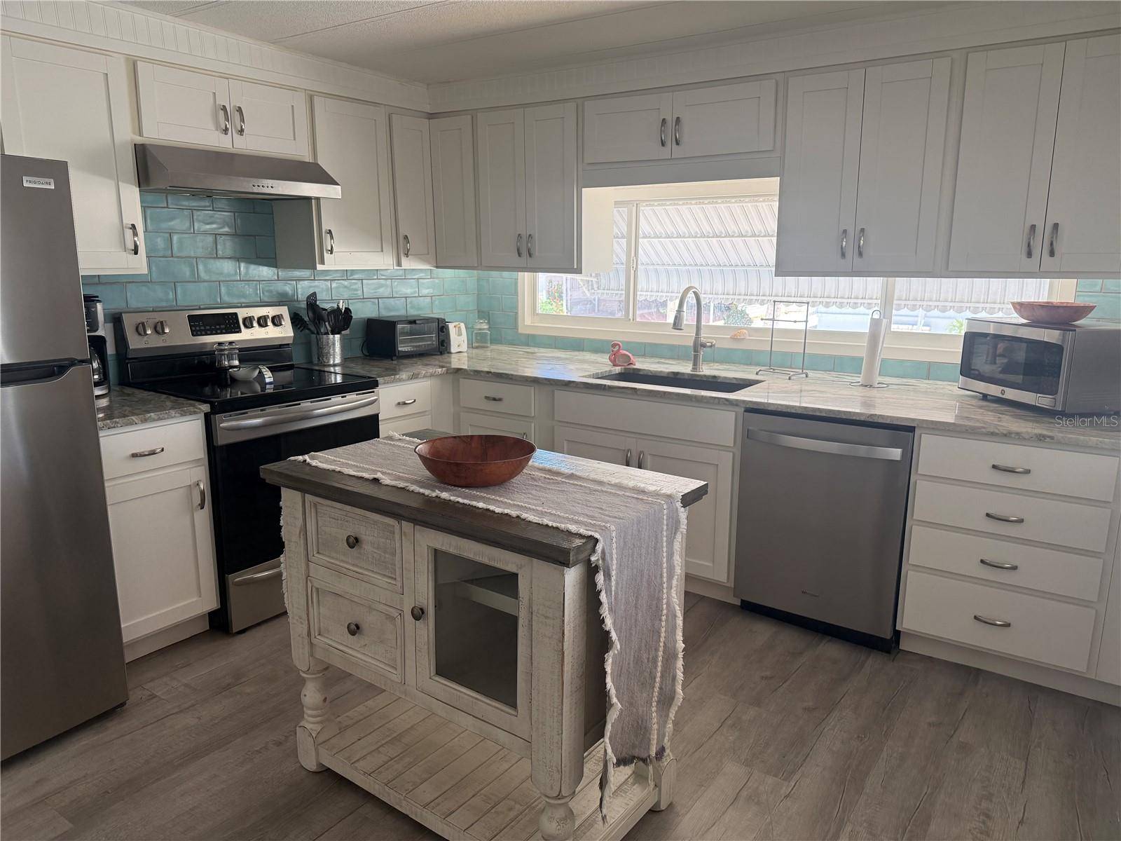 5710 ORANGE BLOSSOM RD, Venice, FL 34293