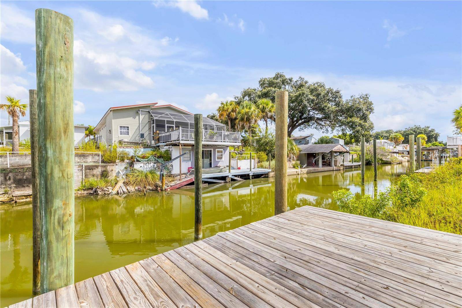 124 INDIAN CREEK RD, Oak Hill, FL 32759
