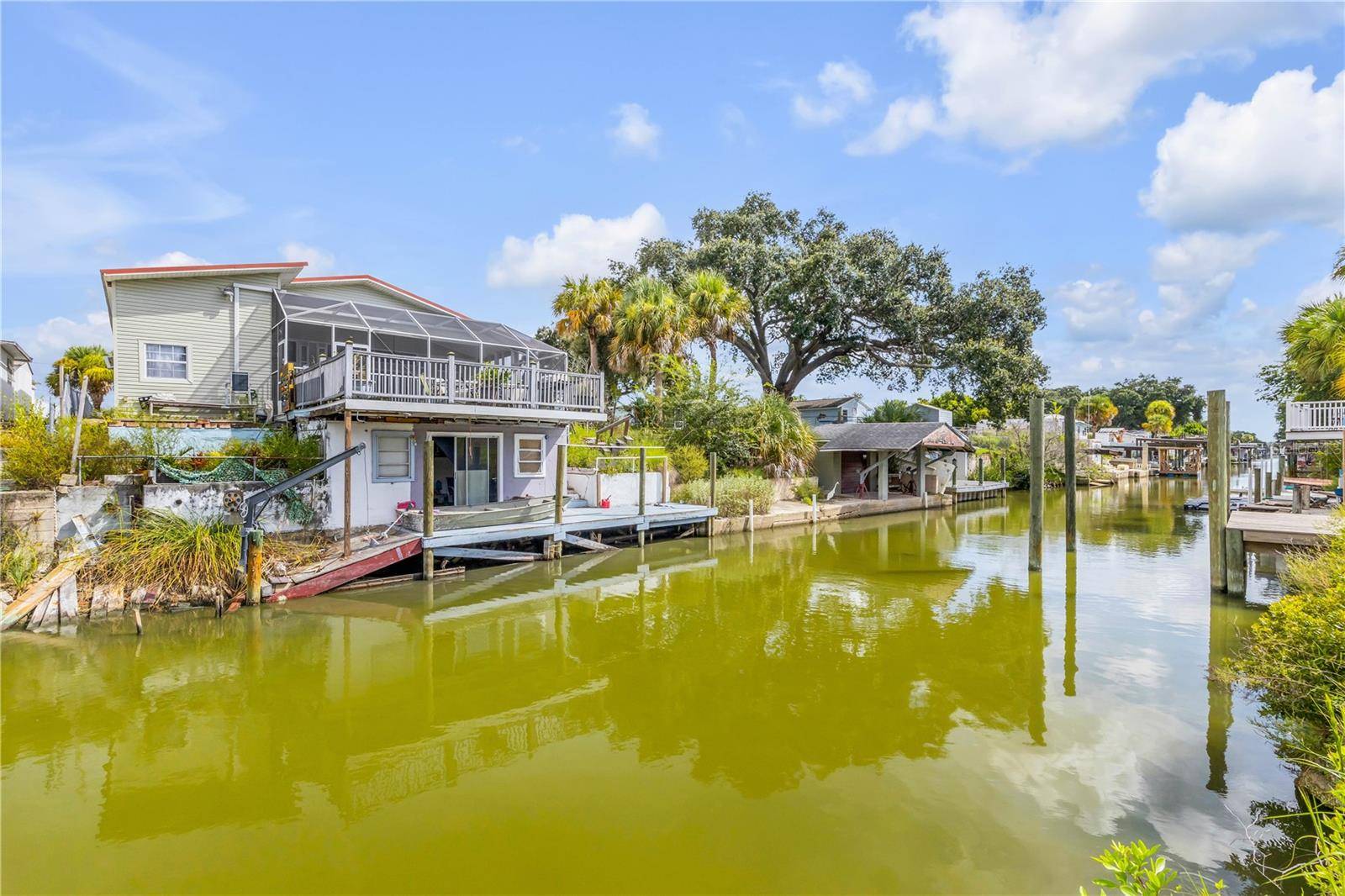 124 INDIAN CREEK RD, Oak Hill, FL 32759
