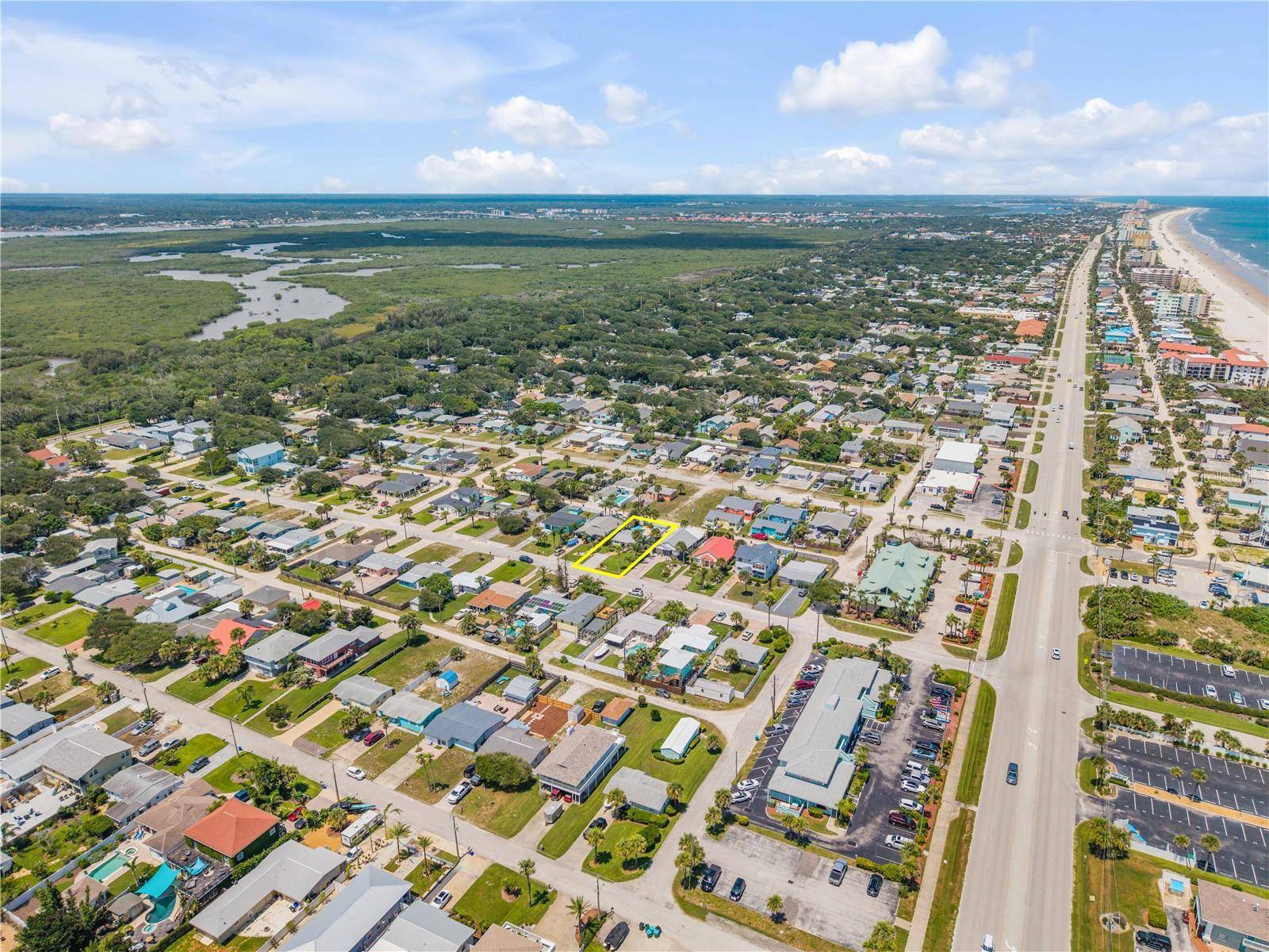 828 E 25TH AVE, New Smyrna Beach, FL 32169