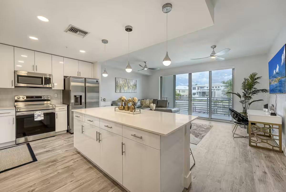 1709 N TAMIAMI TRL #220, Sarasota, FL 34234