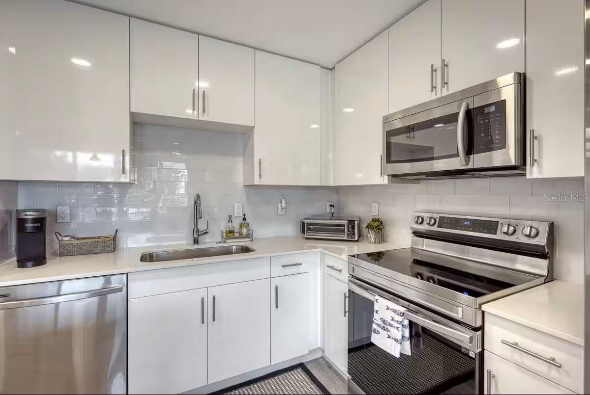 1709 N TAMIAMI TRL #220, Sarasota, FL 34234