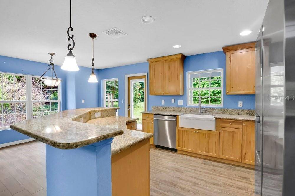28900 SLEEPY BEAR LN, Sorrento, FL 32776