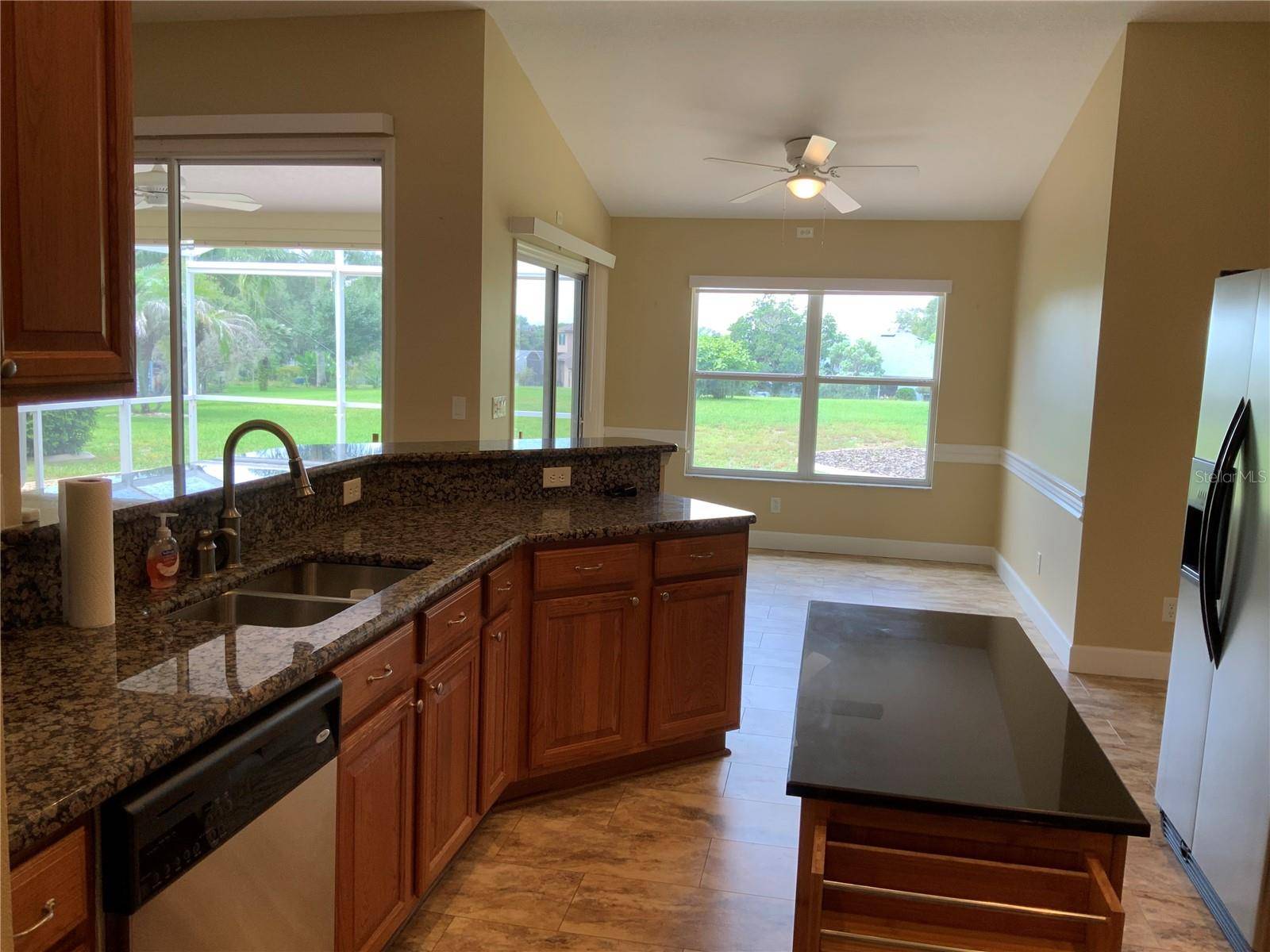 5475 BOUNTY CIR, Tavares, FL 32778