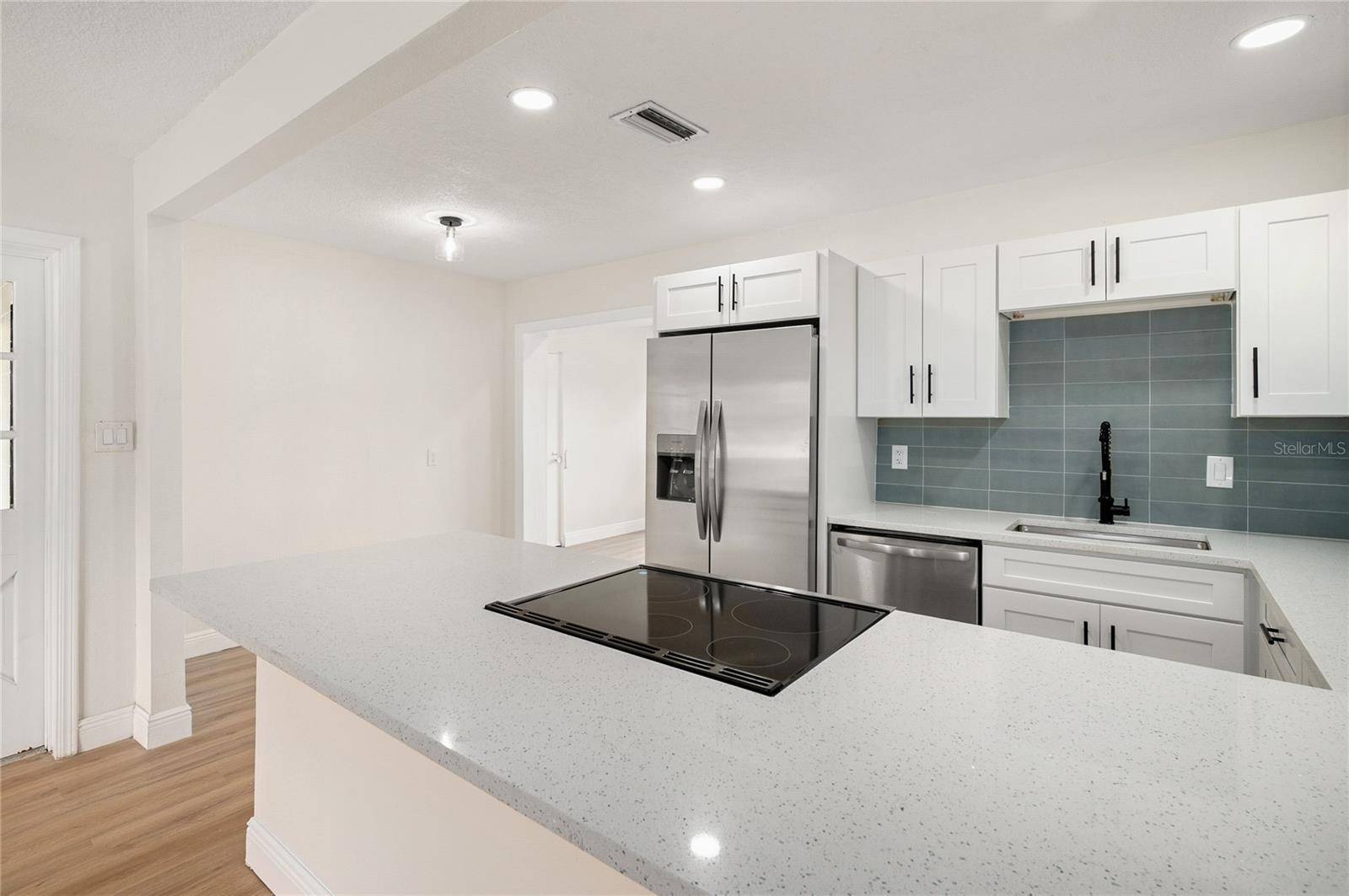 3733 SURREY DR, Orlando, FL 32812