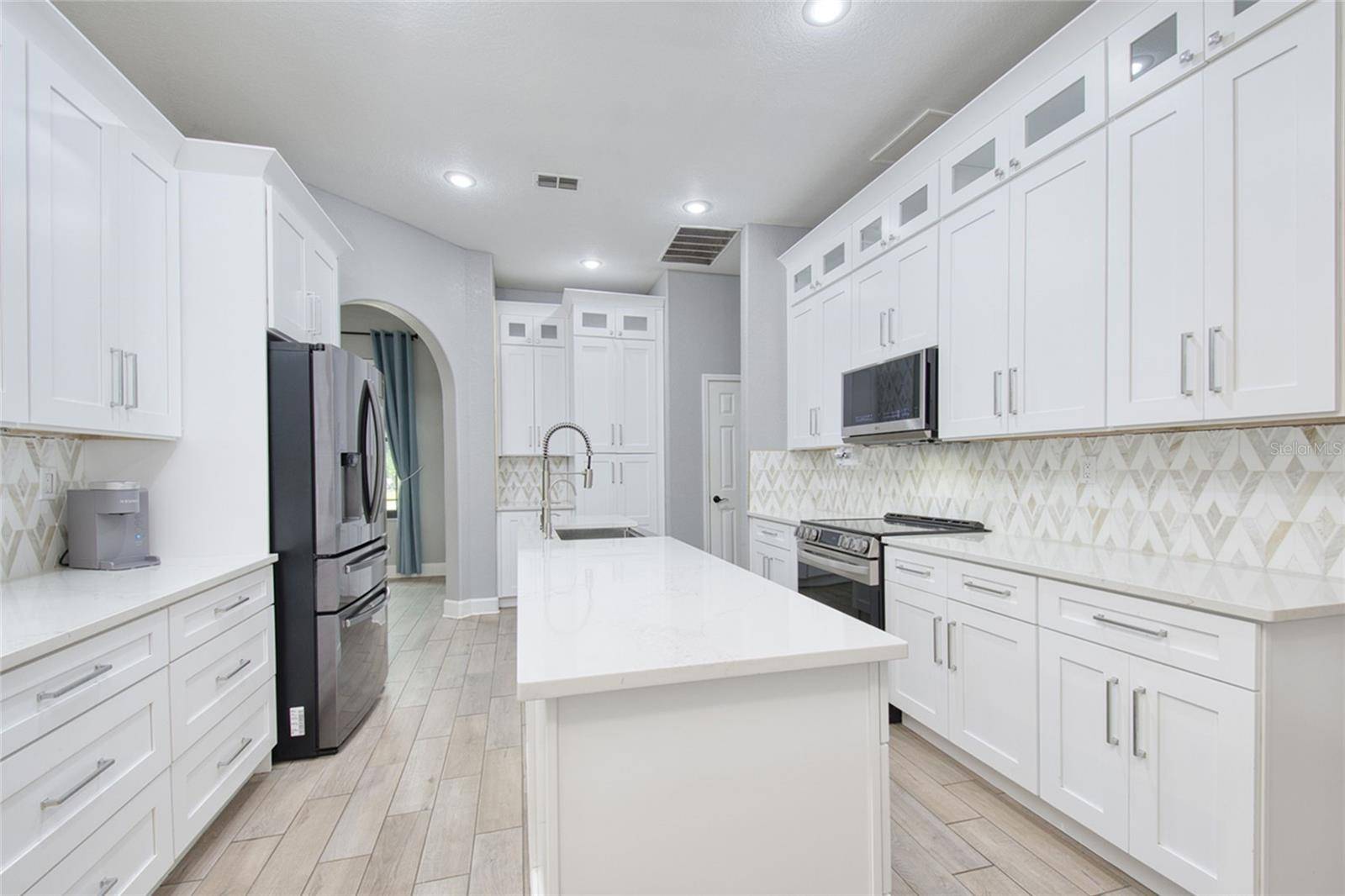 10537 VERSAILLES BLVD, Clermont, FL 34711