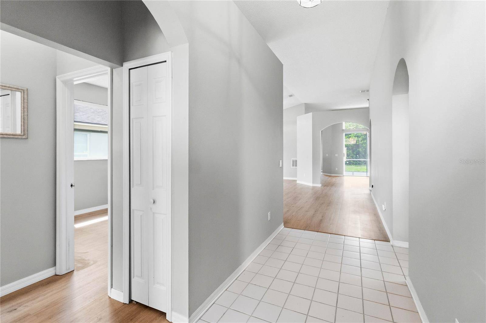 2412 RUNYON CIR, Orlando, FL 32837