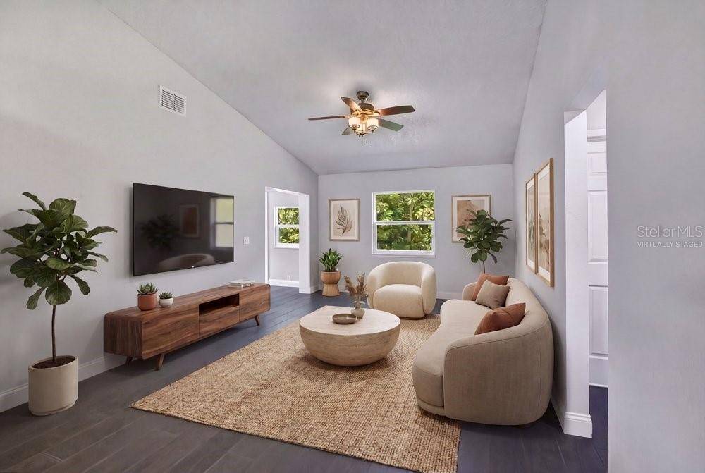 156 LAKE DR, Orlando, FL 32835