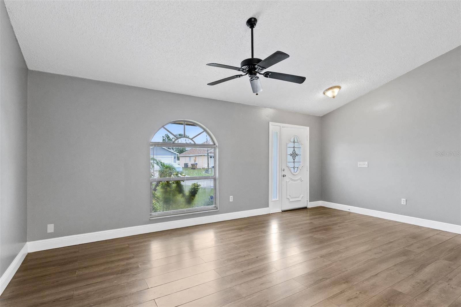 1025 DERBYSHIRE DR, Kissimmee, FL 34758