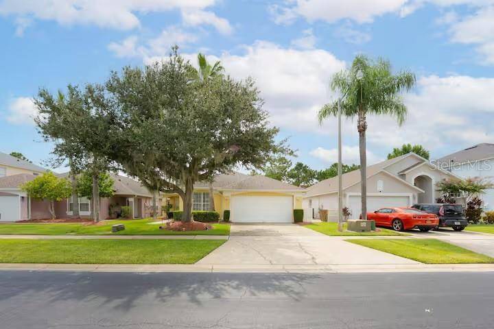 1017 LAKE BERKLEY DR, Kissimmee, FL 34746