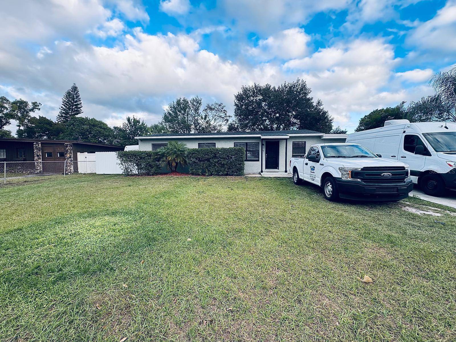 17 S SOLANDRA DR, Orlando, FL 32807
