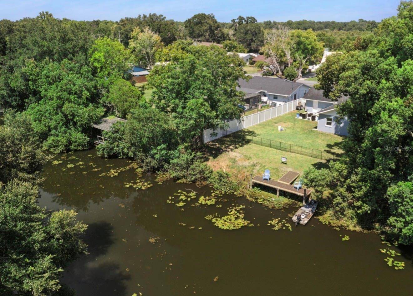 27821 LOIS DR, Tavares, FL 32778