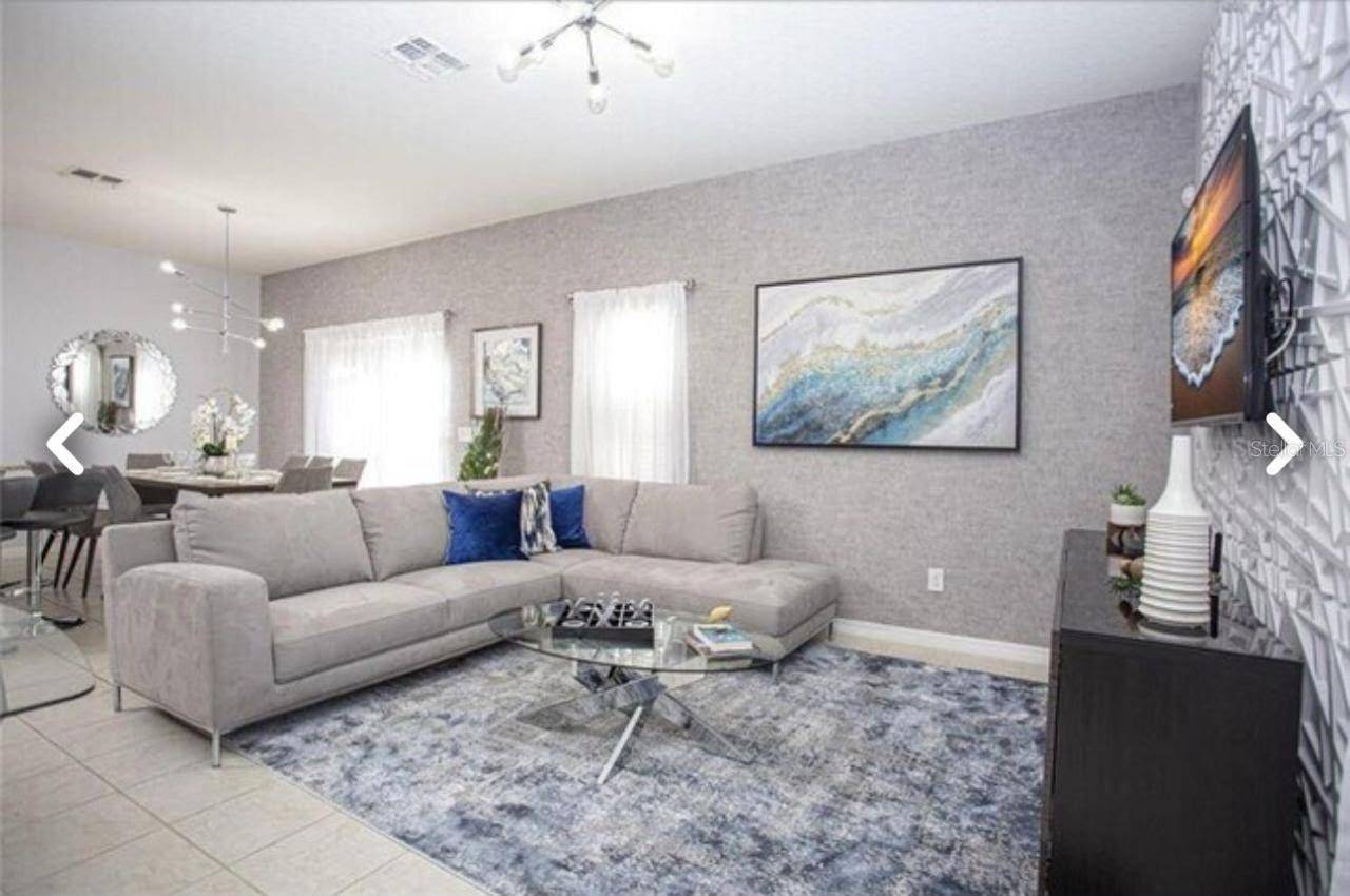 1050 LAS FUENTES DR, Kissimmee, FL 34746