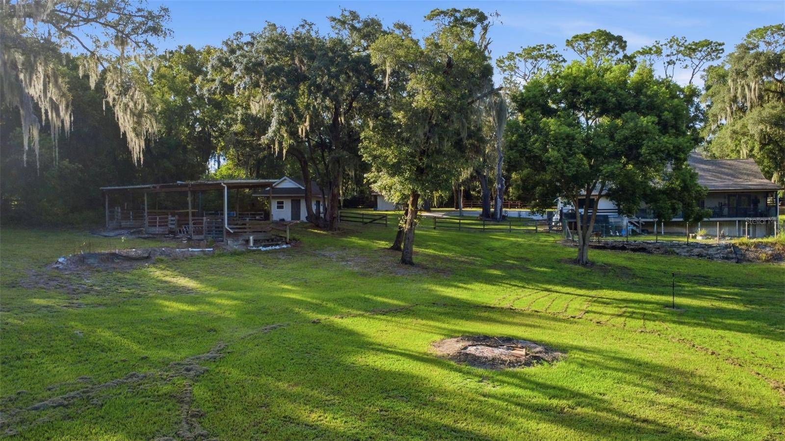 19832 W ELDORADO DR, Eustis, FL 32736