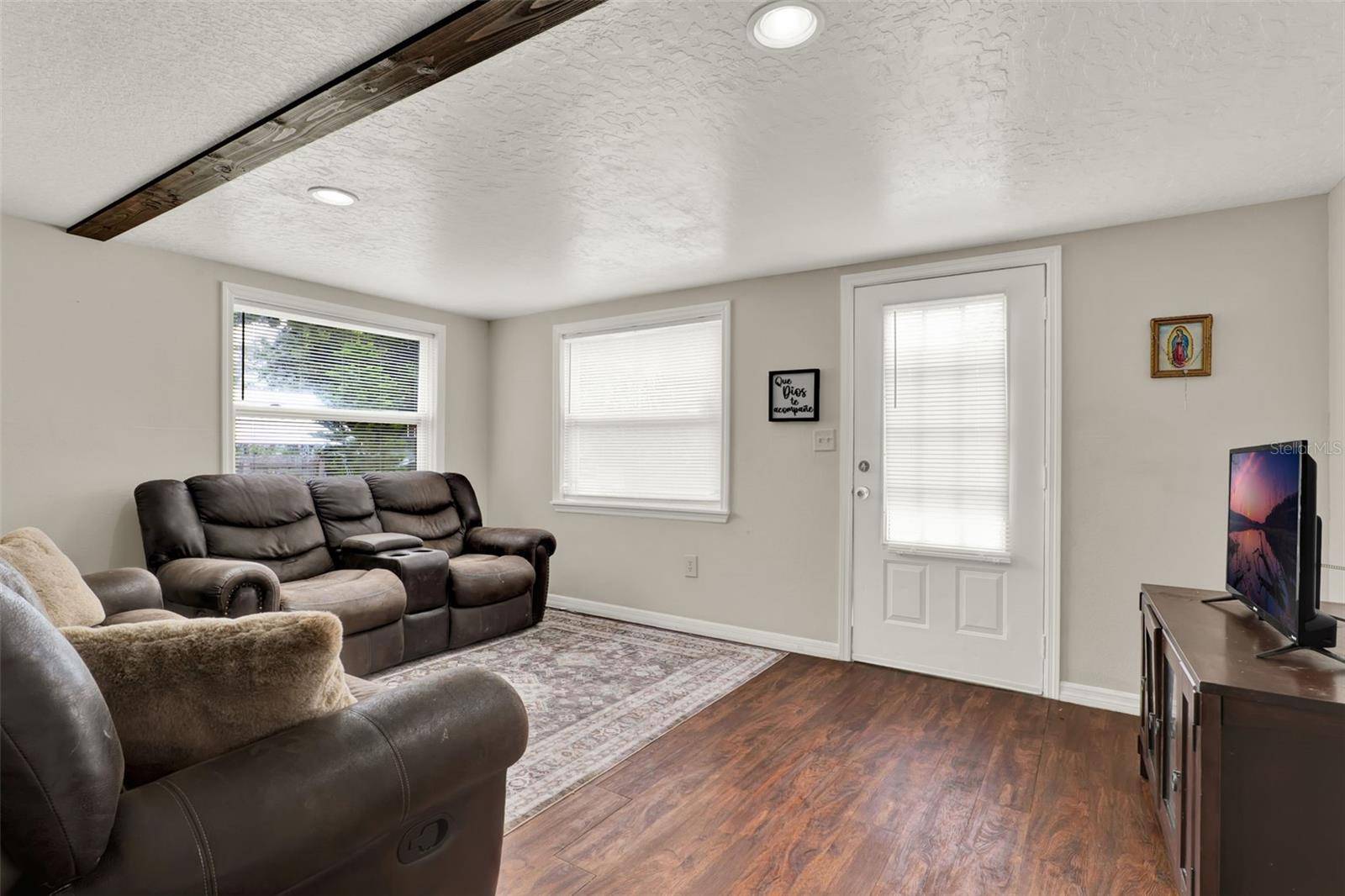 30137 ORANGE AVE, Sorrento, FL 32776