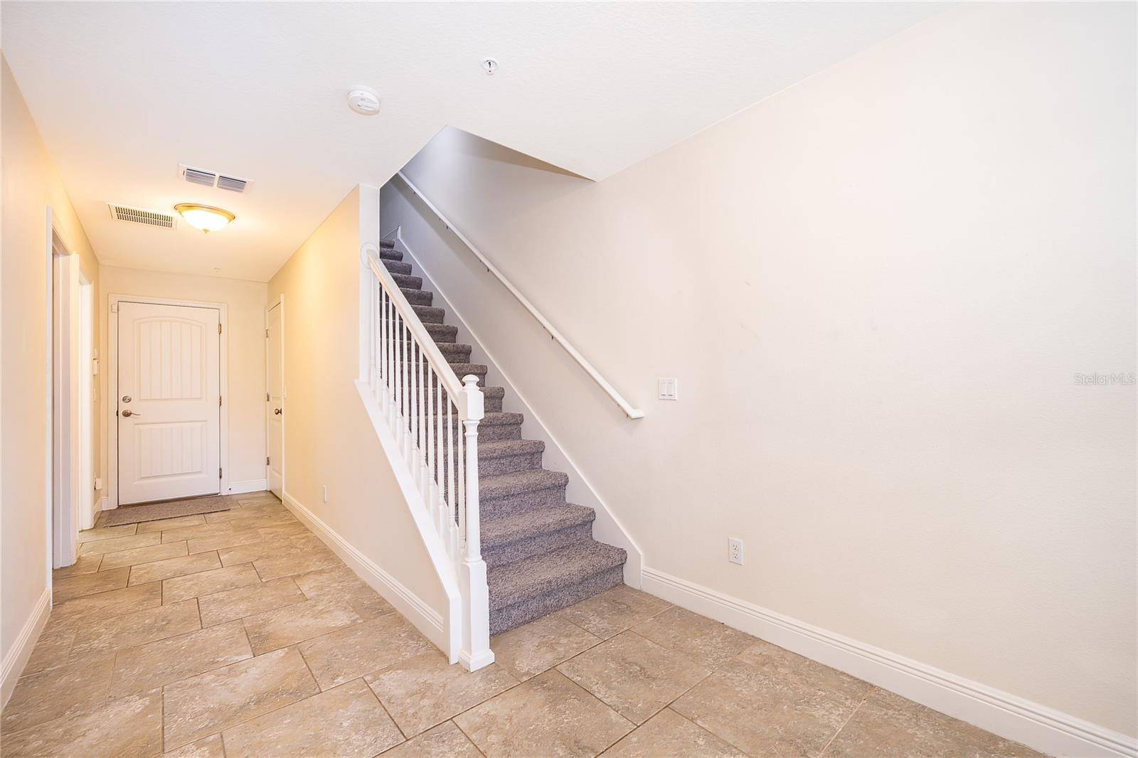 10061 TOWN LAKE DR, Orlando, FL 32832