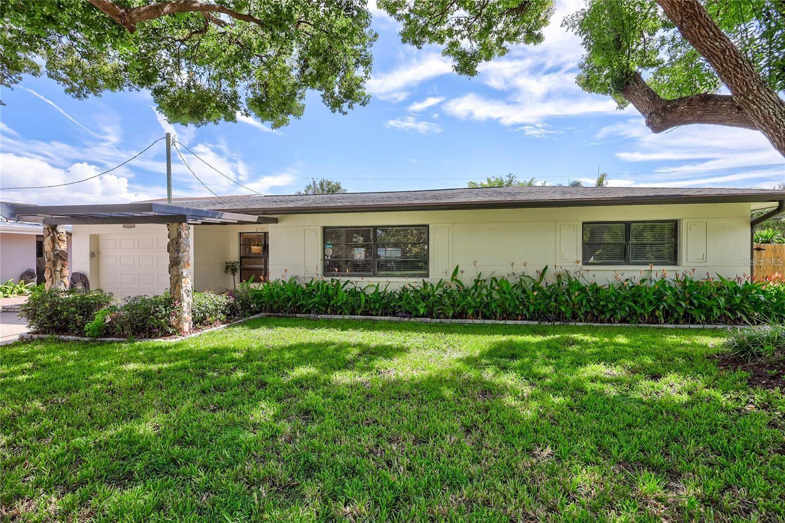 8532 KUMQUAT AVE, Seminole, FL 33777