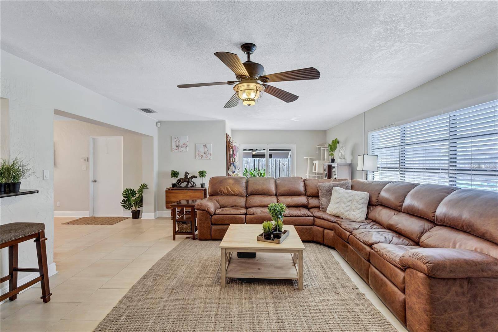 8532 KUMQUAT AVE, Seminole, FL 33777