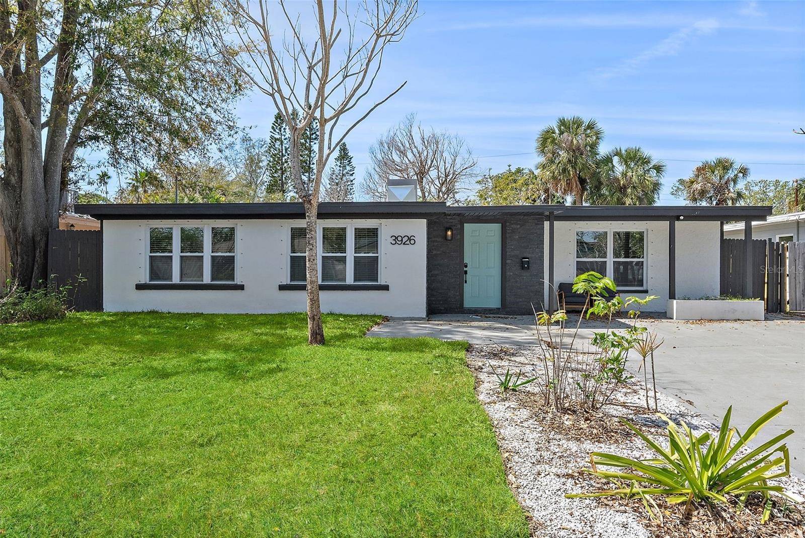 3926 HELENA ST NE, St Petersburg, FL 33703
