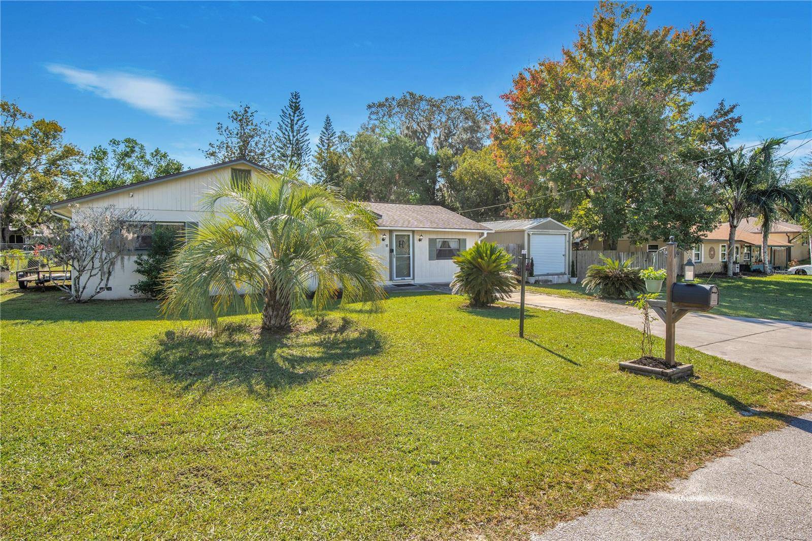 11 ASTER DR, Debary, FL 32713
