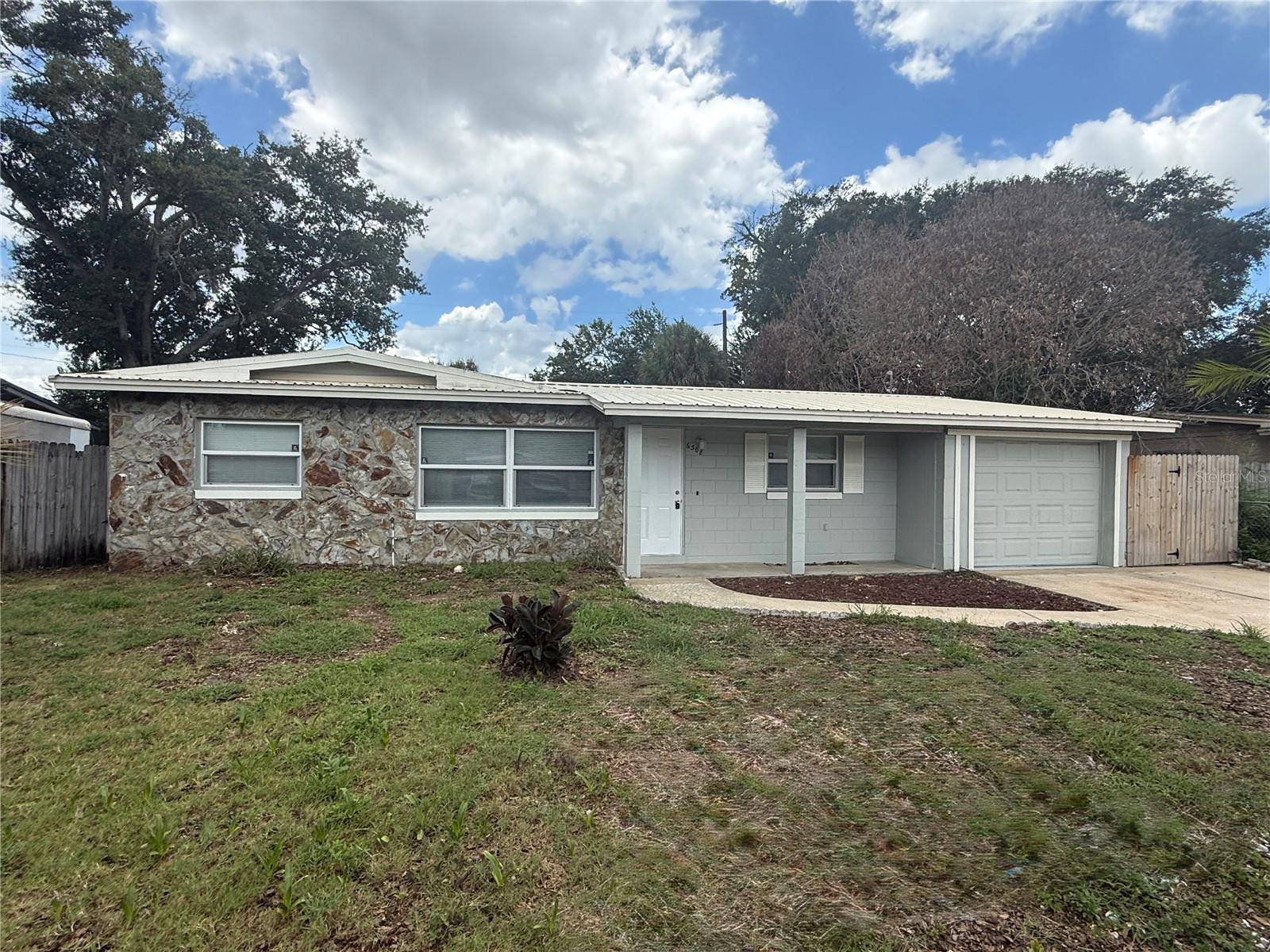 6308 RAVINNIA DR, Orlando, FL 32809